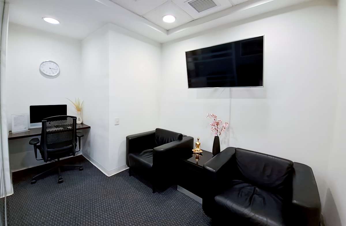 Platinum Plaza I photo 3