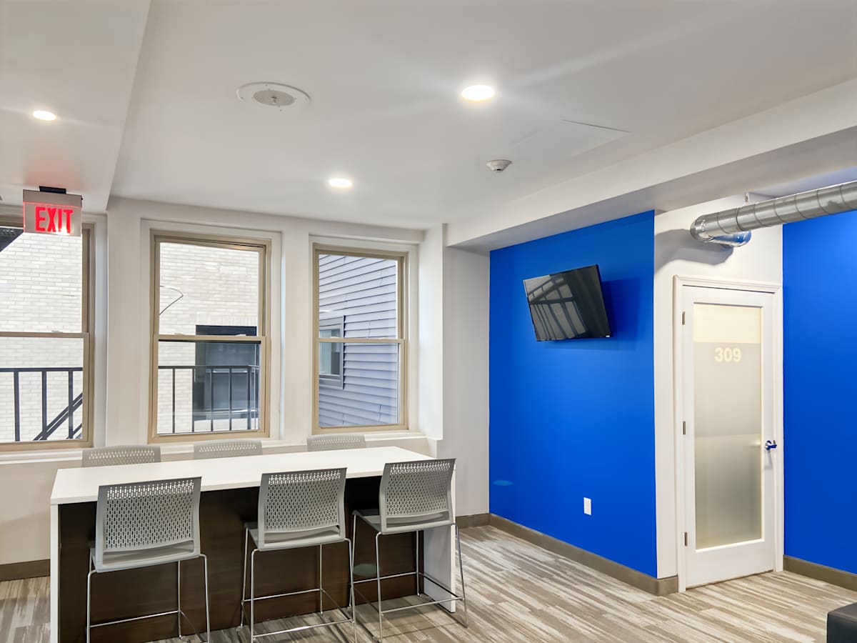 1087 Elm Street photo 12