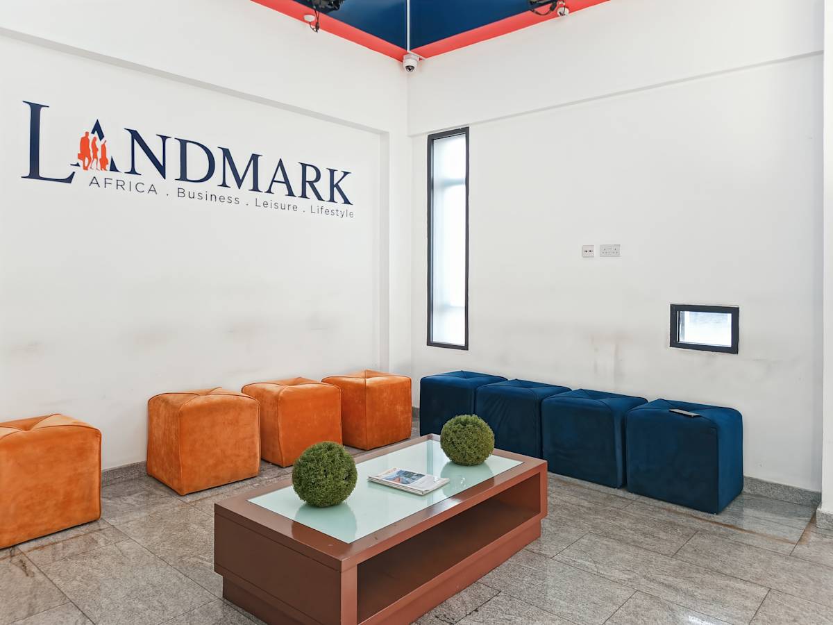 Landmark House photo 11