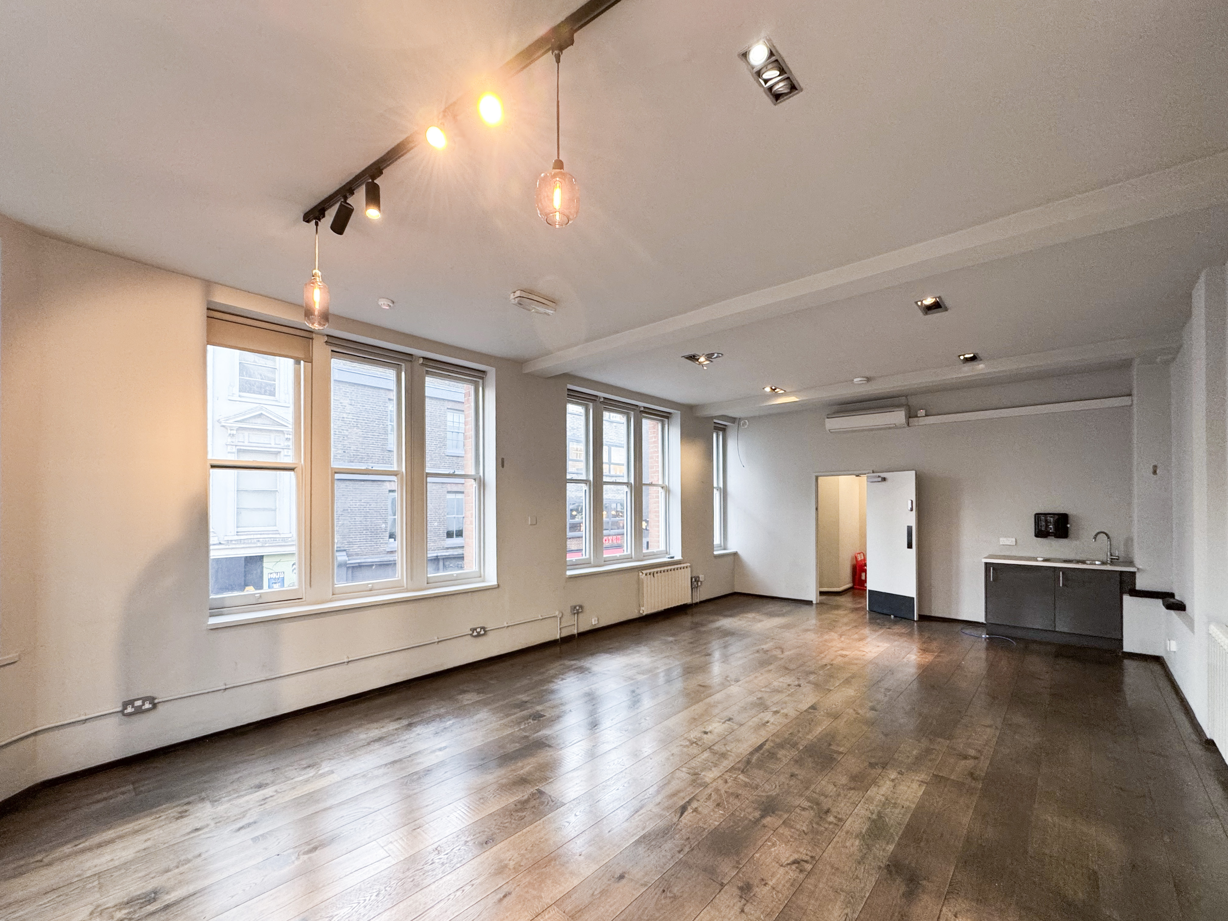 46 Dean Street photo 6