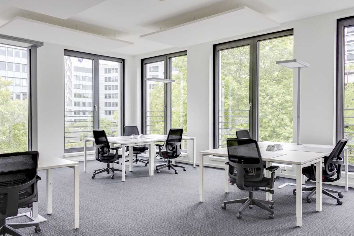 47 Office Building photo 6