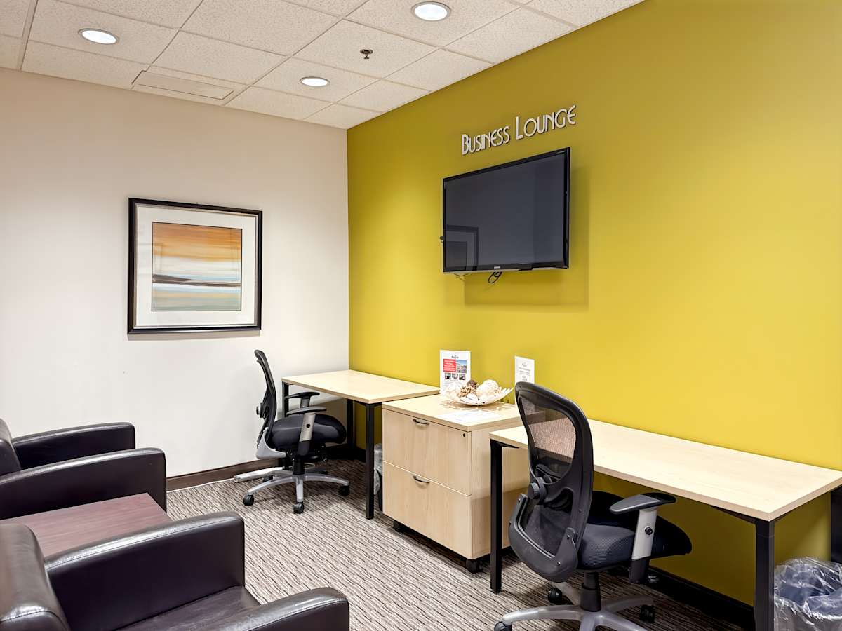 One Reservoir Corporate Center photo 2