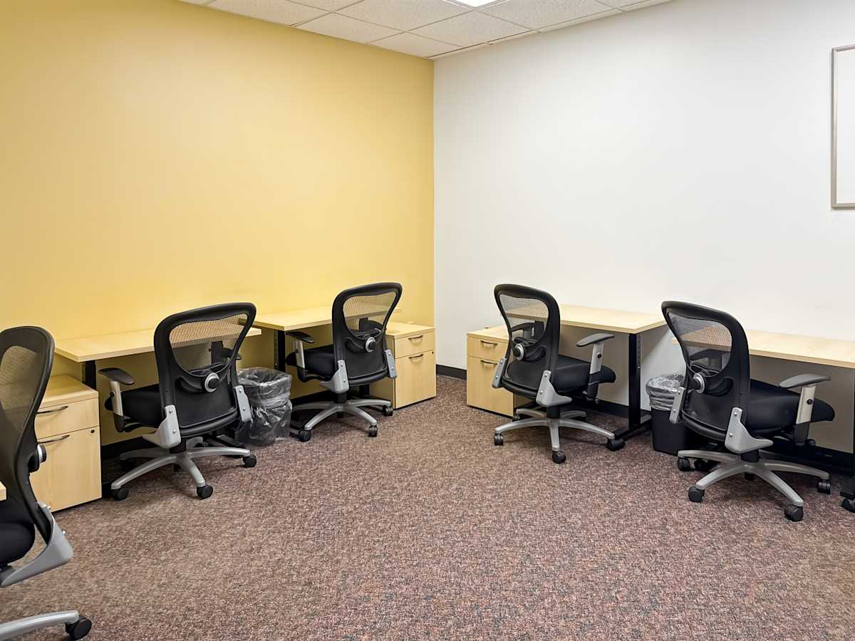One Reservoir Corporate Center photo 6