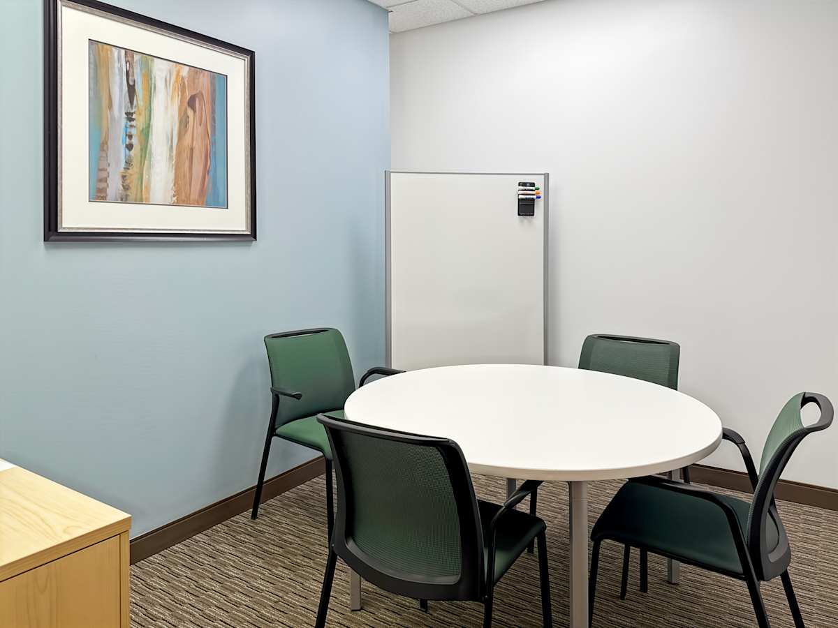 One Reservoir Corporate Center photo 4