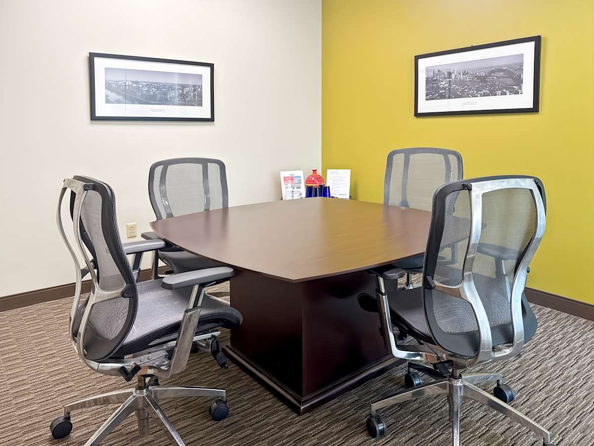 One Reservoir Corporate Center photo 5