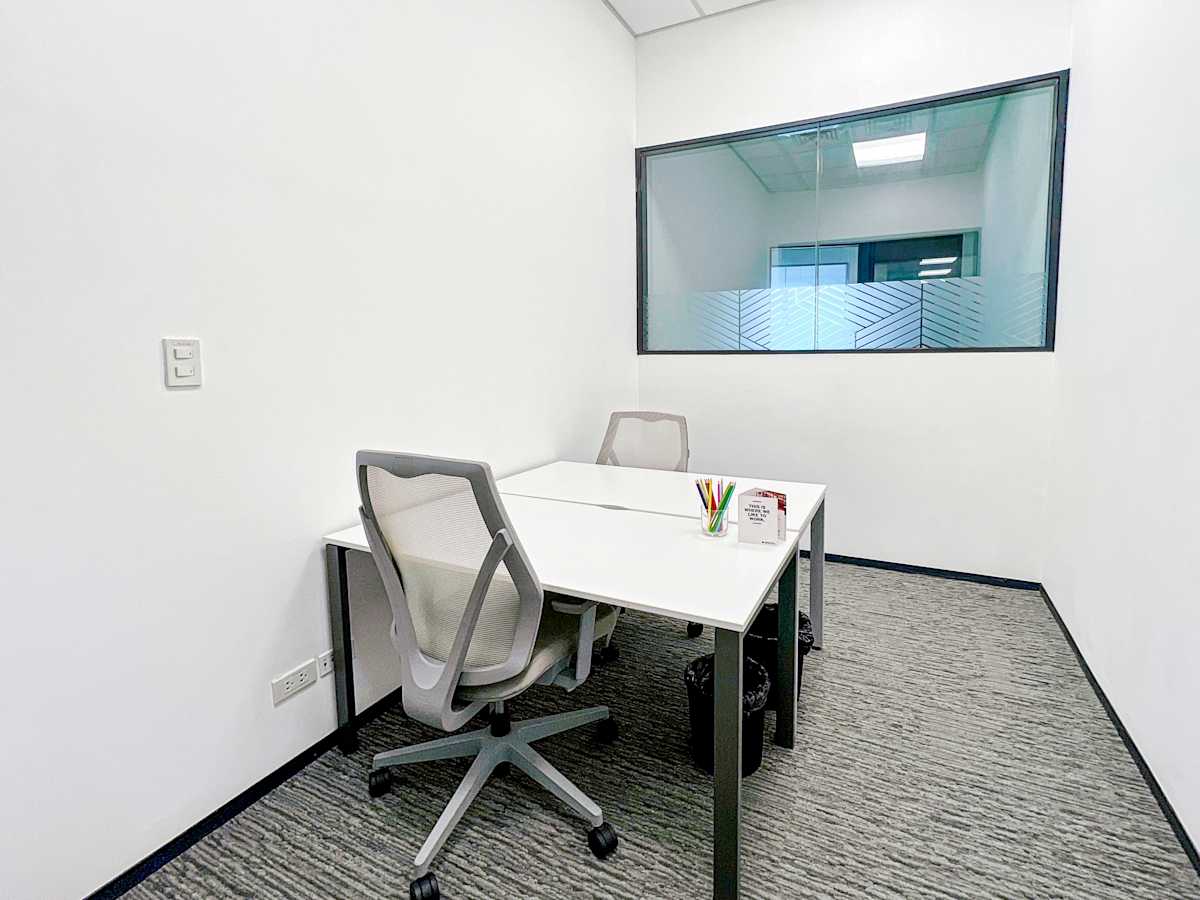 Penthouse World Plaza photo 8