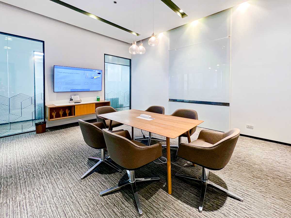 Penthouse World Plaza photo 9