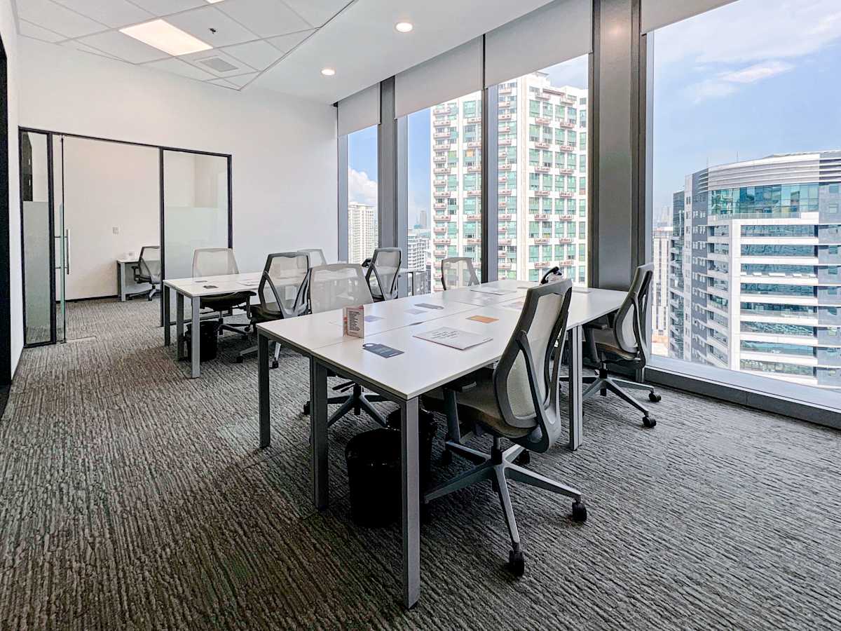 Penthouse World Plaza photo 5