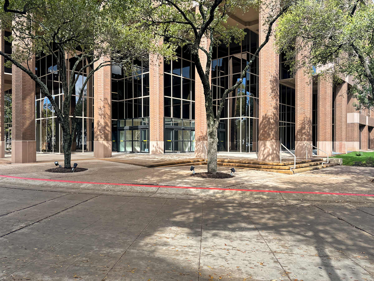 Barton Oaks Plaza