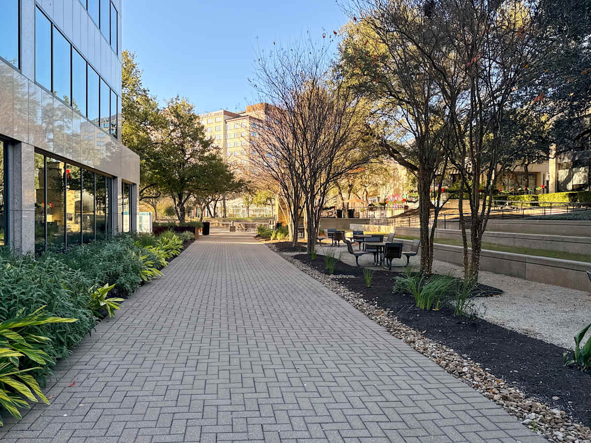 Arboretum Plaza photo 4