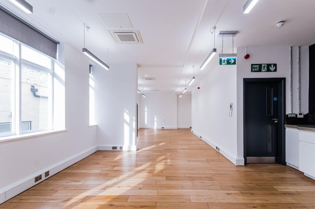23 Clerkenwell Close photo 4