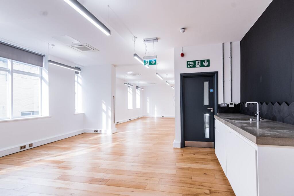 23 Clerkenwell Close photo 2