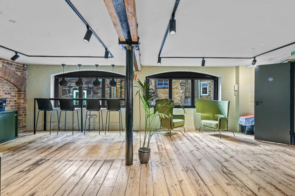 81a Endell Street photo 7