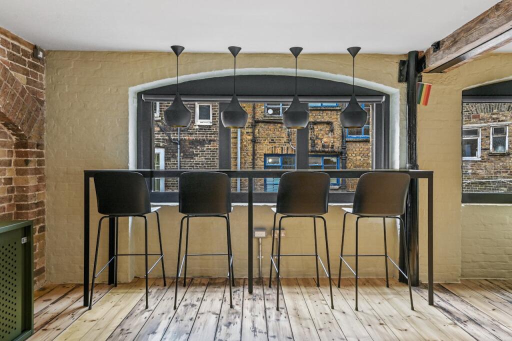 81a Endell Street photo 8