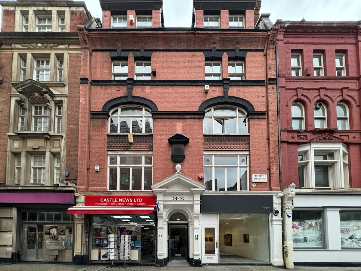 34-35 Eastcastle Street photo 1