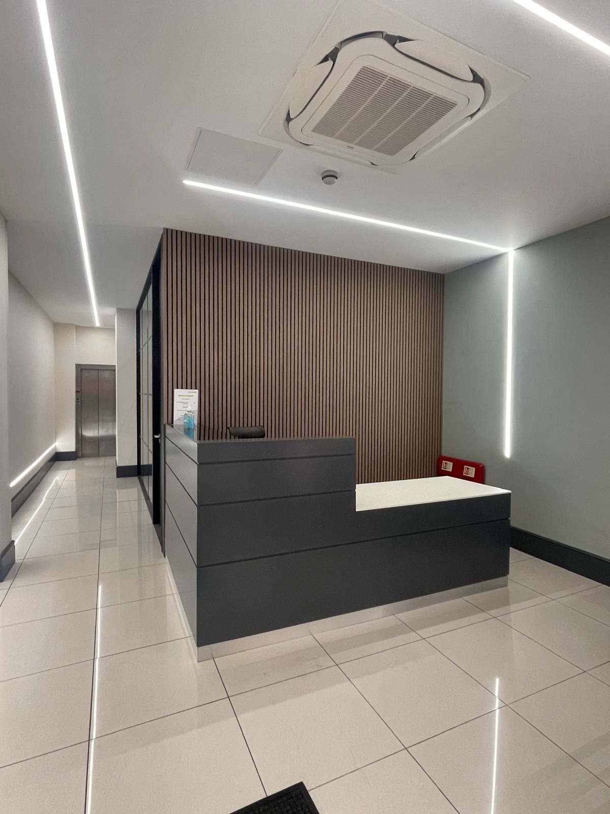 123 MINORIES photo 3