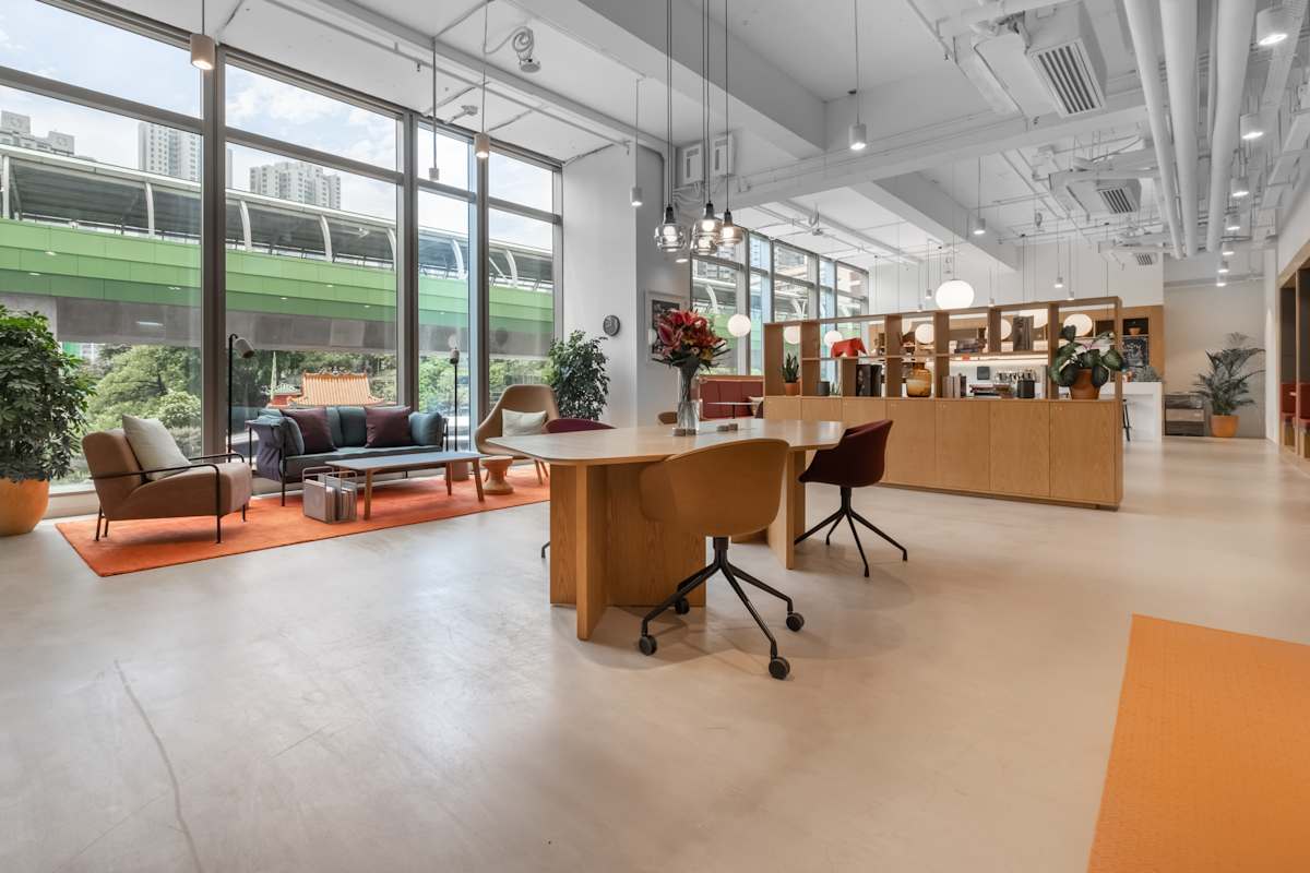 AXA SOUTHSIDE photo 9