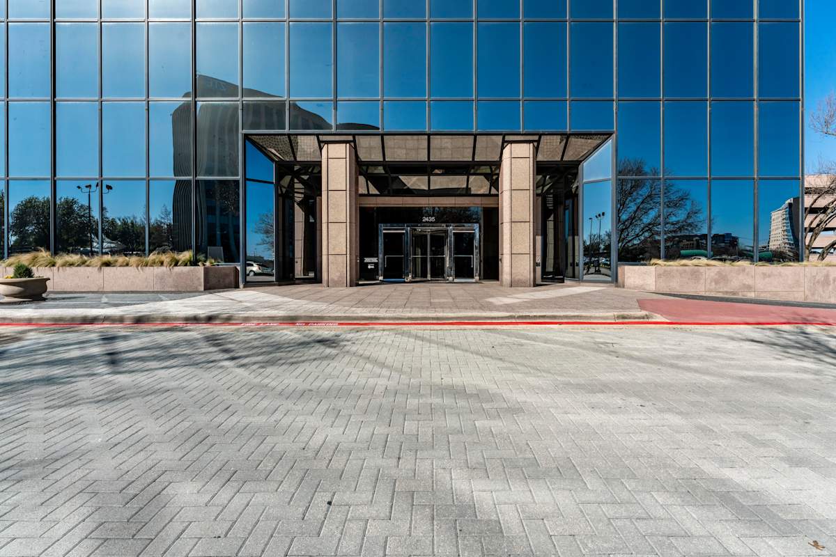 Palisades Central II photo 1