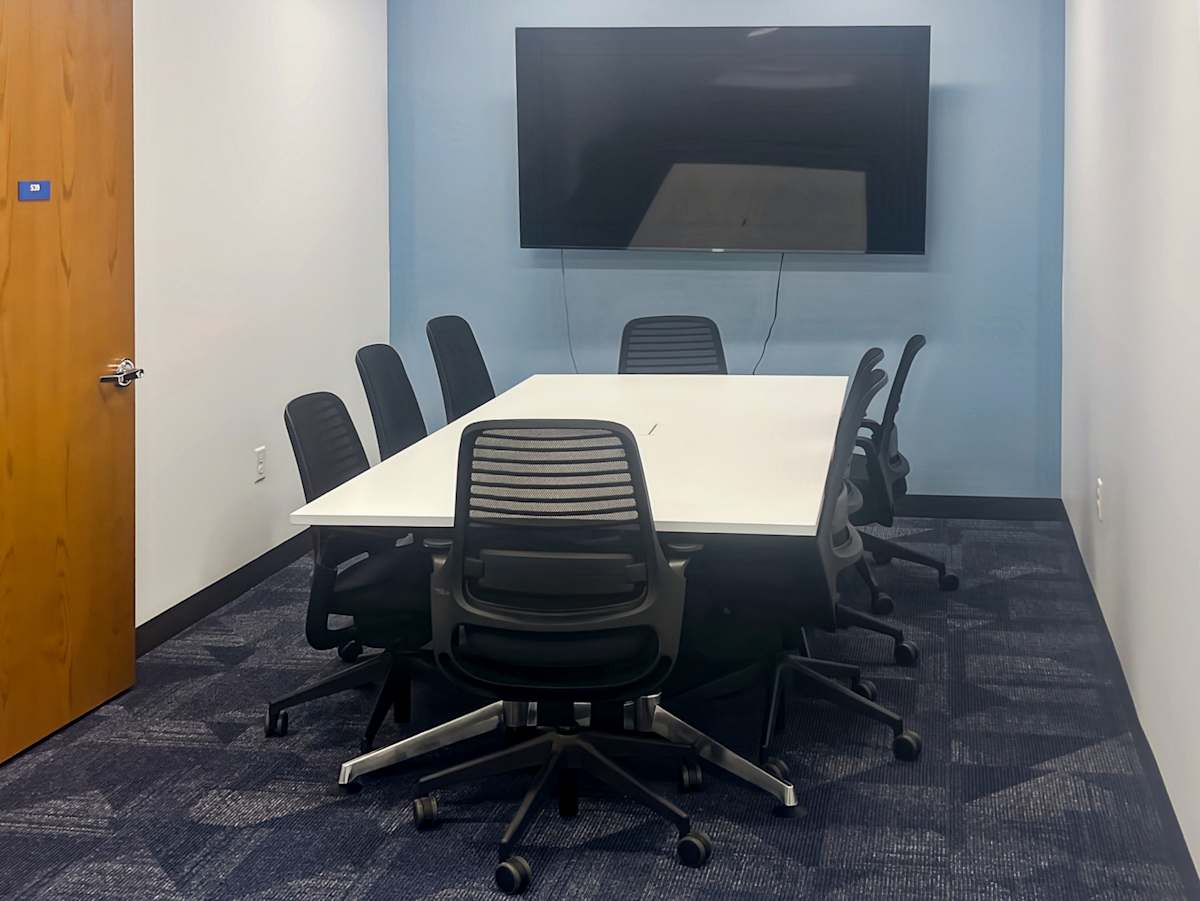 5601 Executive Dr photo 5
