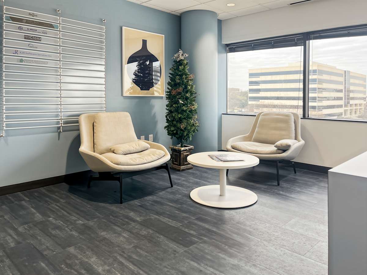 5601 Executive Dr photo 11