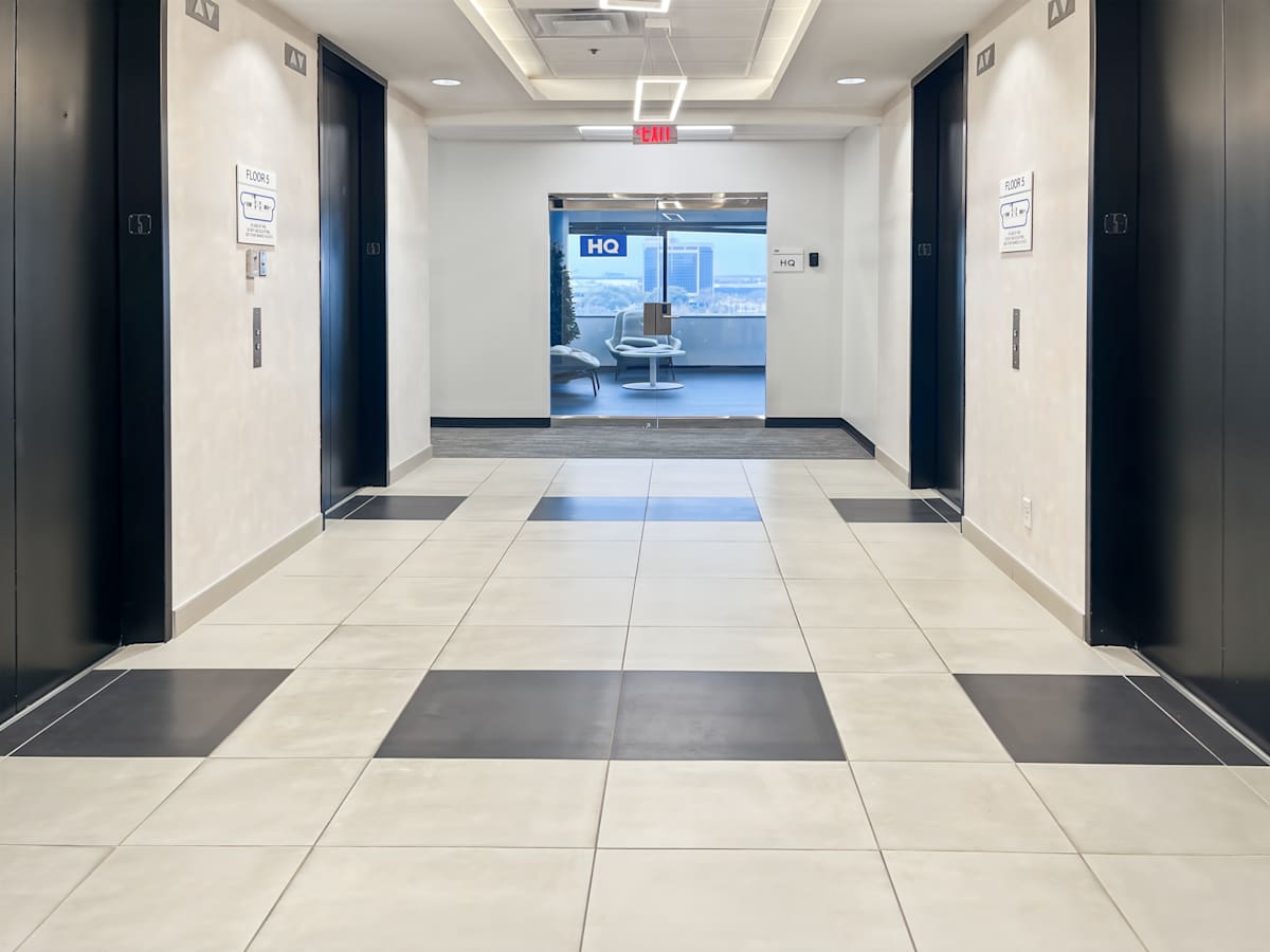 5601 Executive Dr photo 8