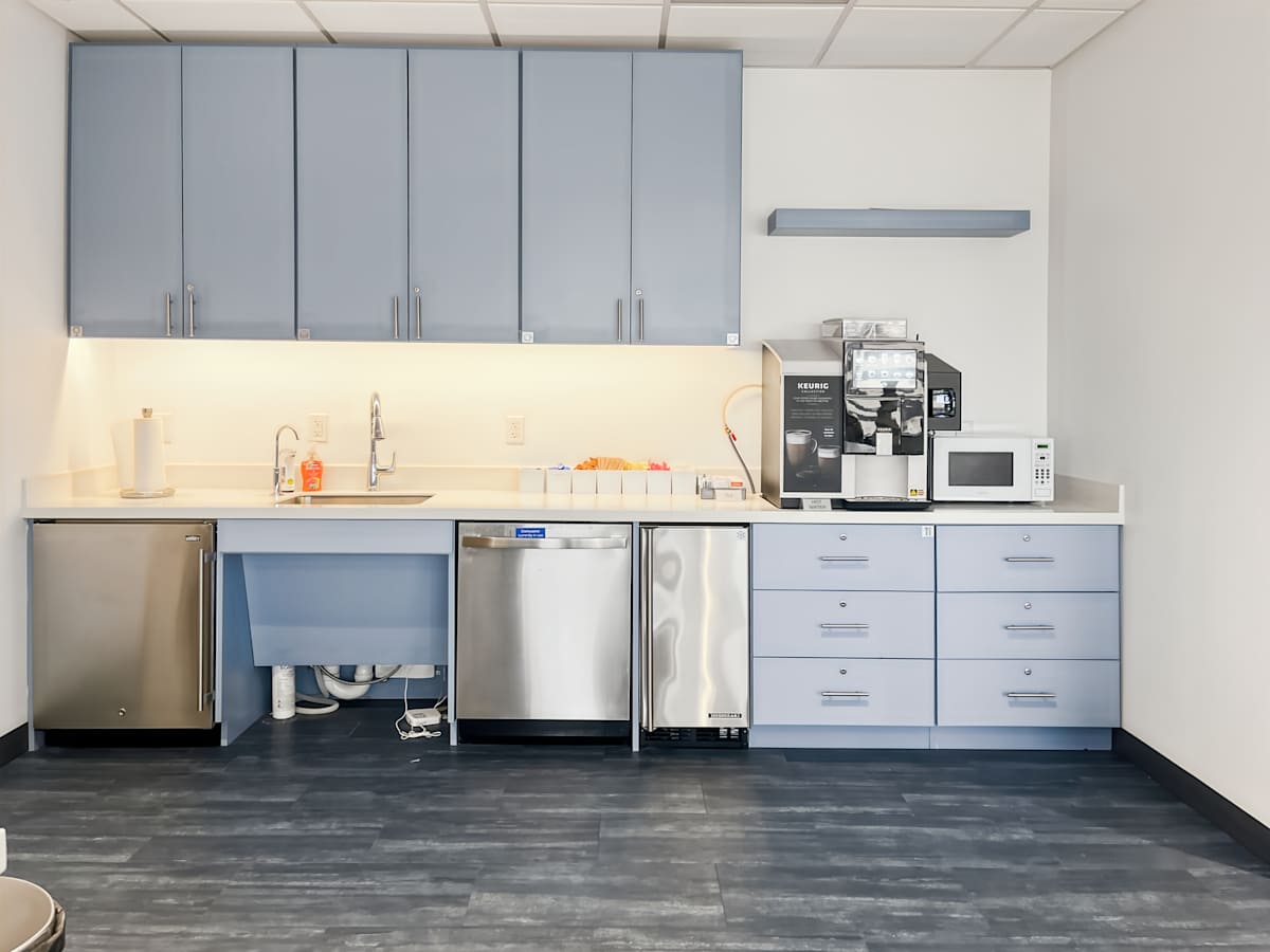 5601 Executive Dr photo 6