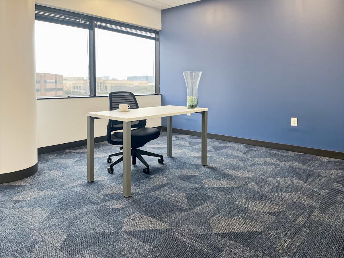 5601 Executive Dr photo 3