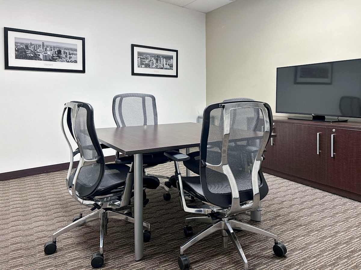 Central Park Corporate Center photo 6