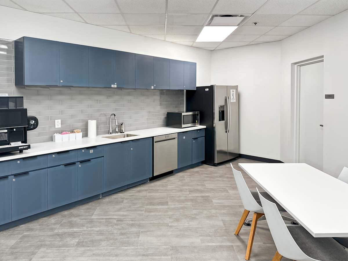 604 Courtland St photo 6