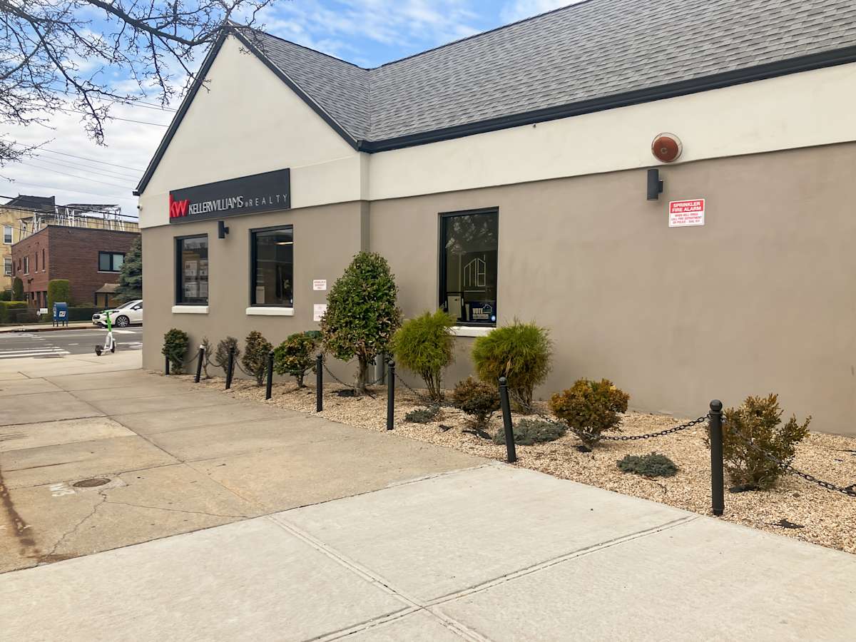1500 Astor Ave photo 1