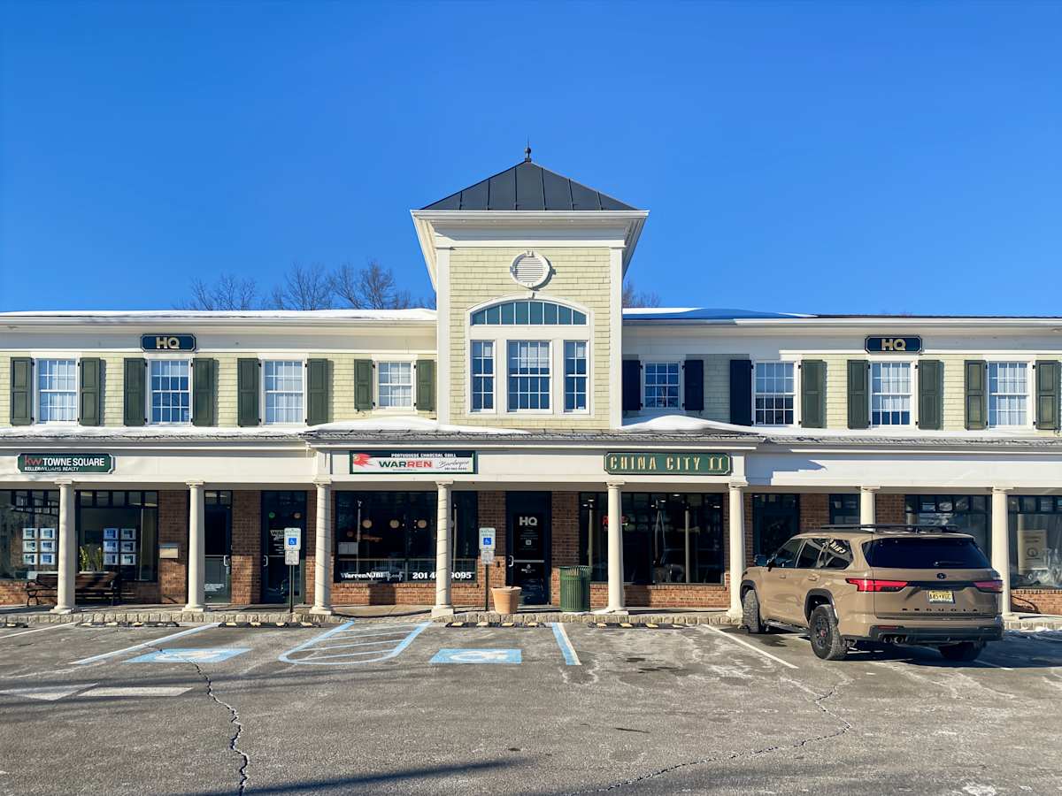 55 Mountain Blvd photo 1