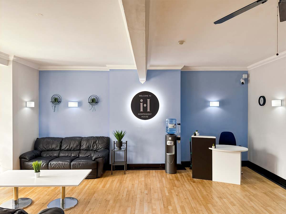 Independent House photo 5