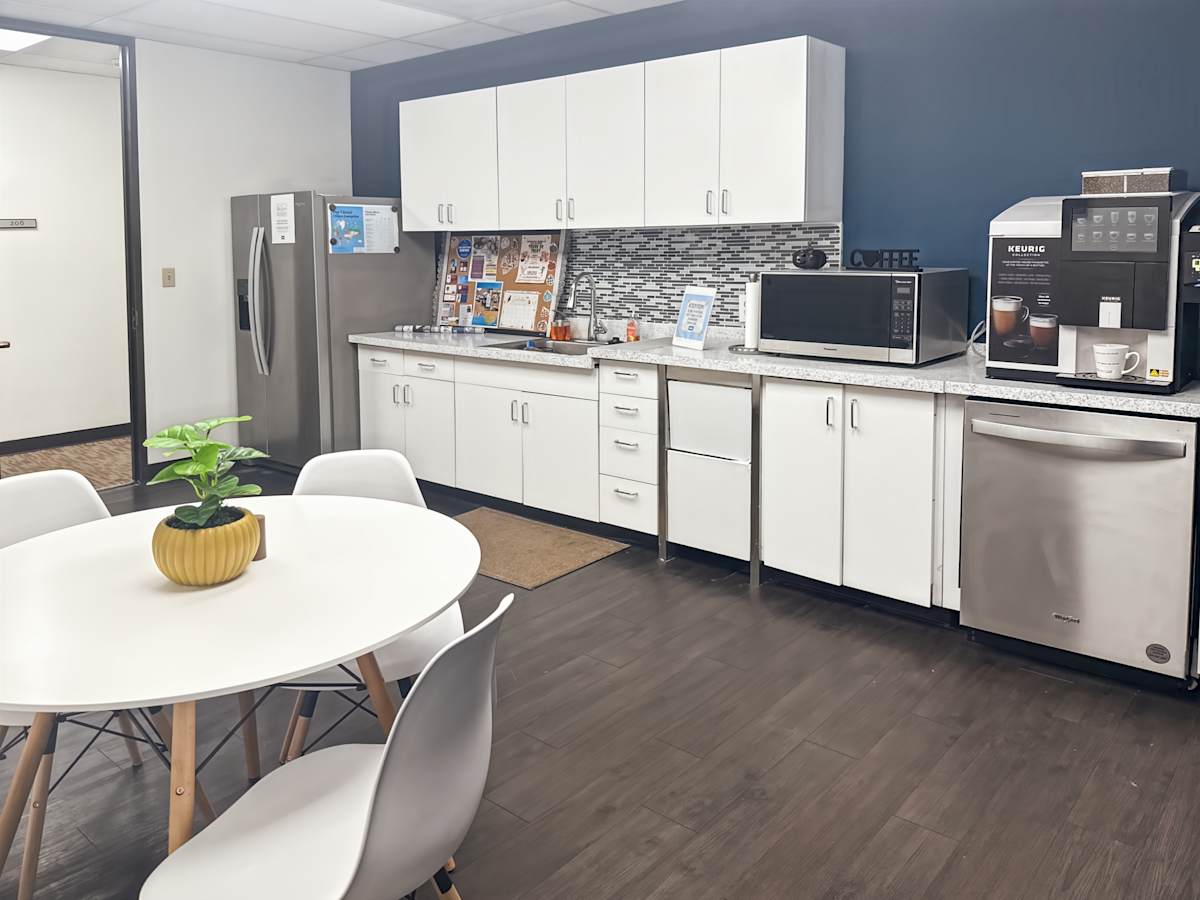 8918 Tesoro Dr photo 2