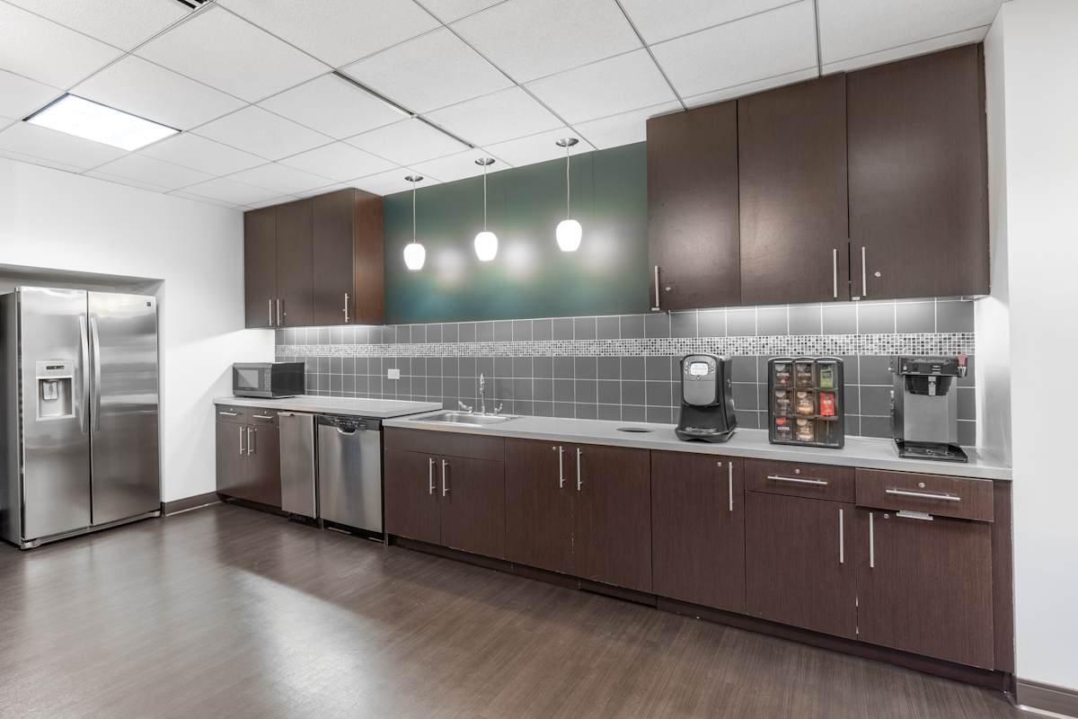 1600 Corporate Center photo 5