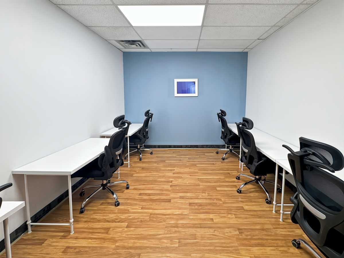 111 Simcoe Street N photo 9