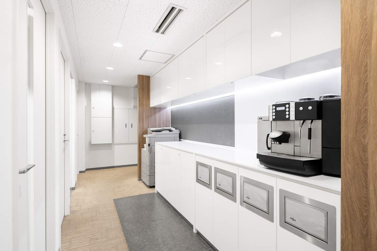 Regus - Shinjuku Yamato Building photo 7