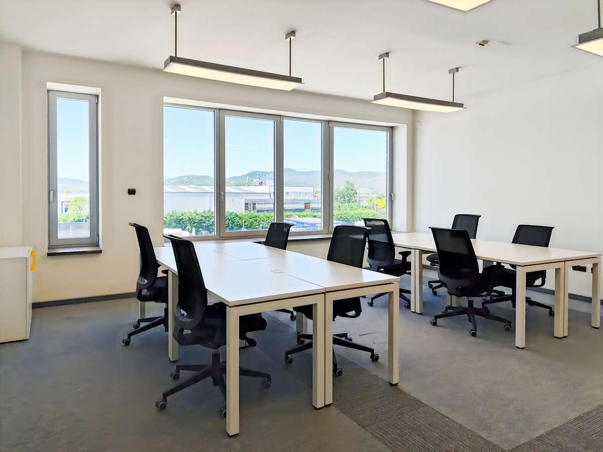 Regus - Szentendre, Dobogókoi út 2 photo 10