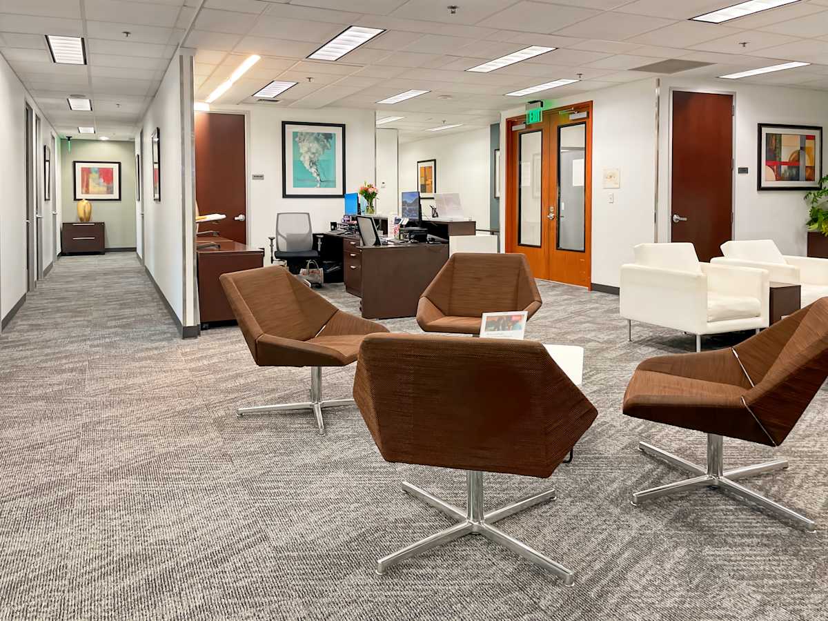 Redstone Corporate Center photo 7