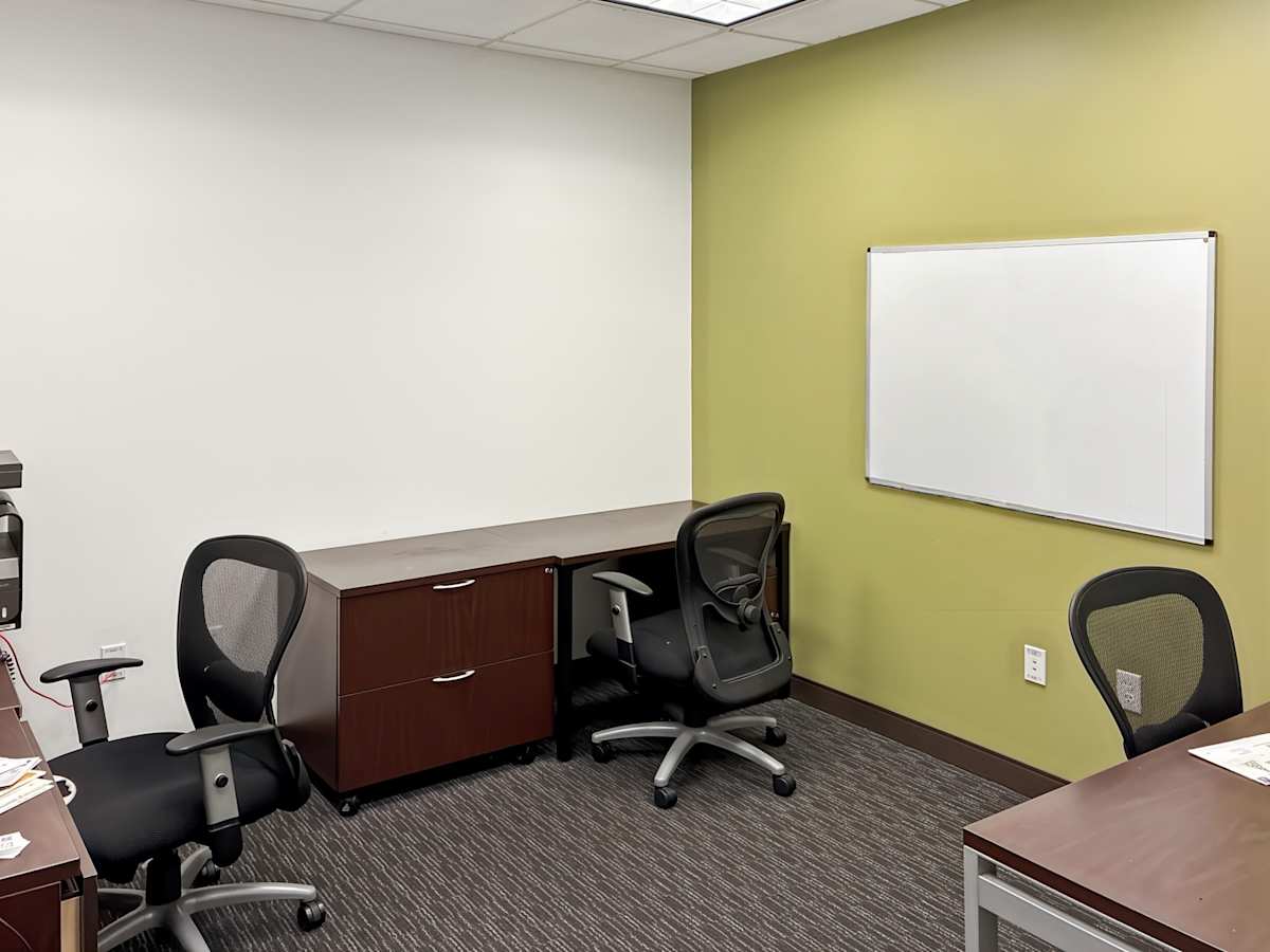 Eagleview Corporate Center photo 8