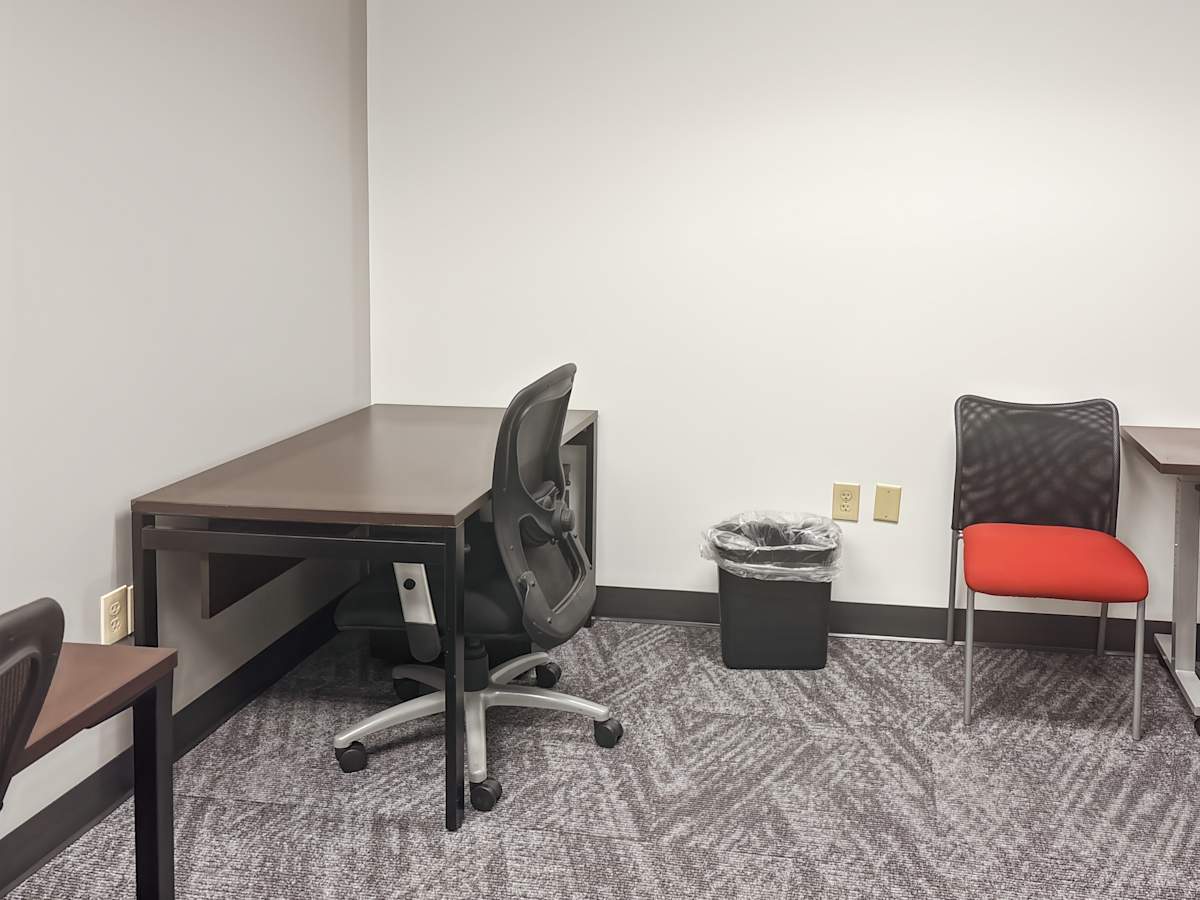18 Campus Boulevard photo 11