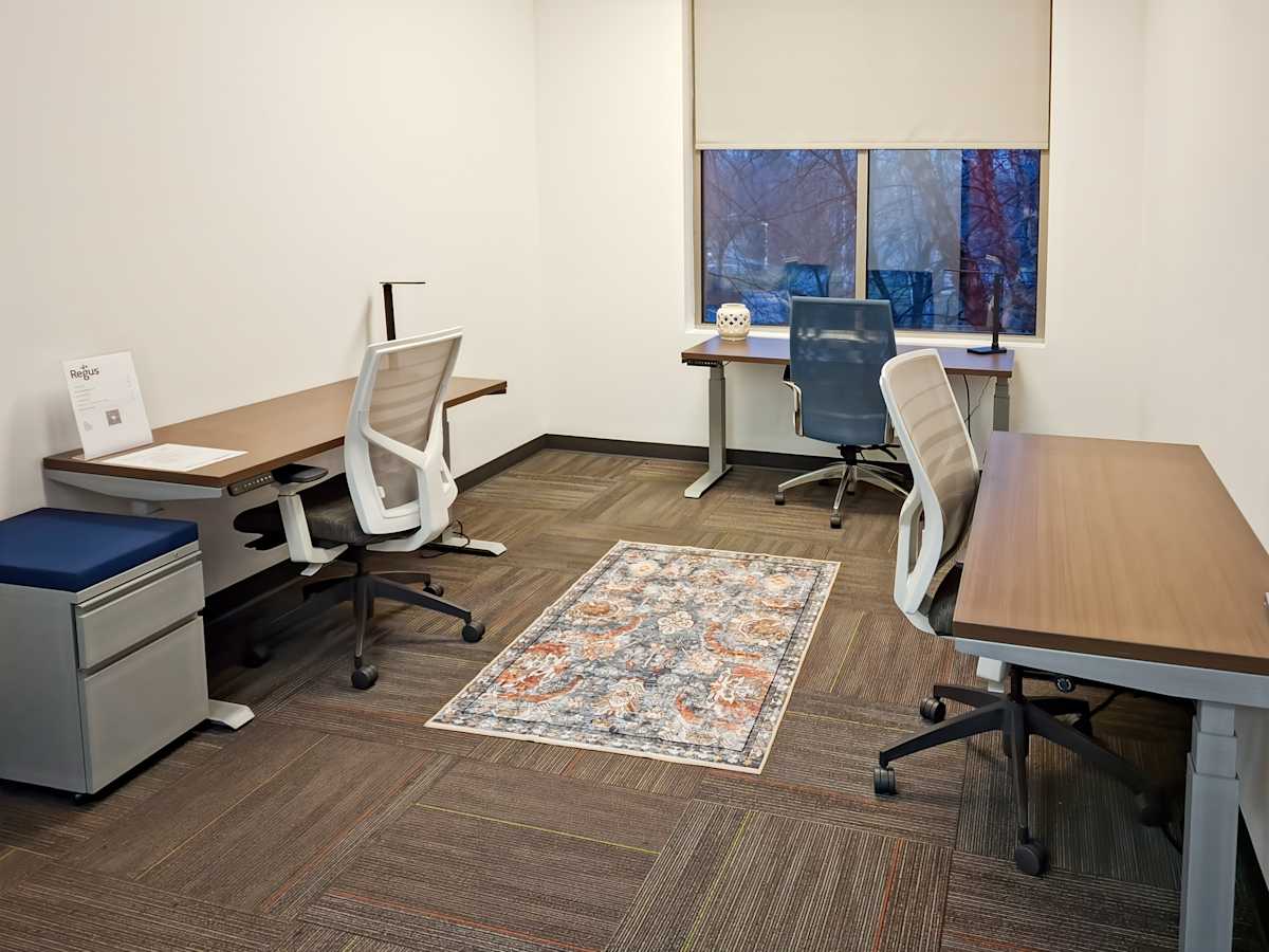500 E Shore Drive photo 4
