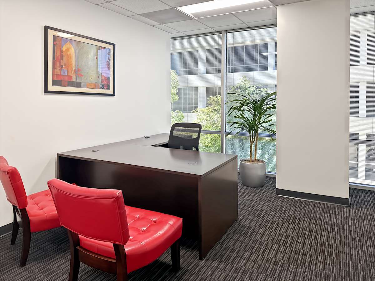 21031 Ventura Boulevard photo 1