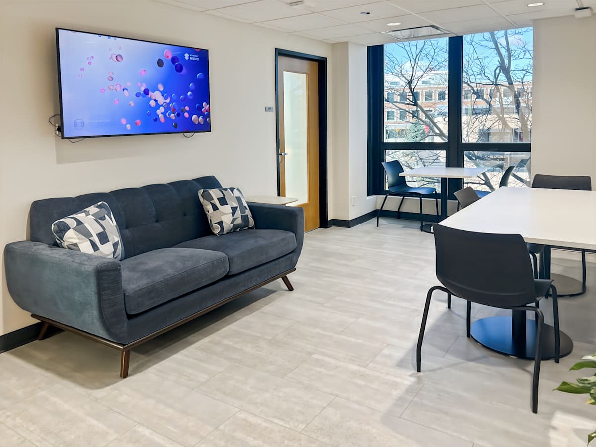 Regus - Oakbrook Terrace - 17W240 22nd Street photo 5