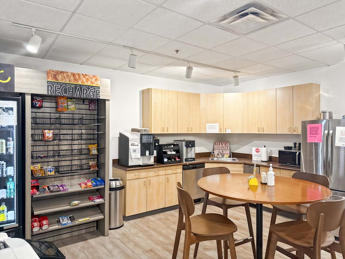 1661 International Drive photo 9