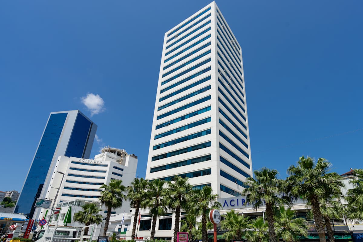 Selenium Plaza