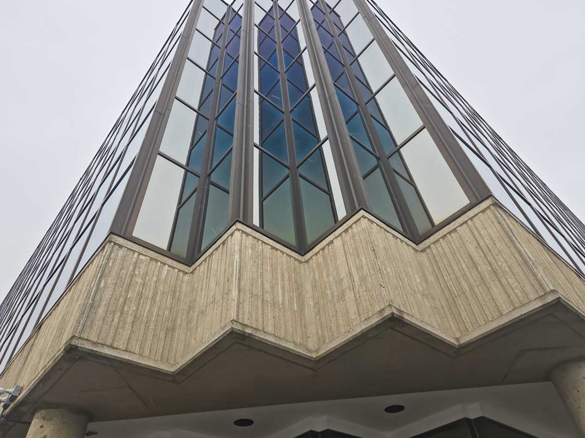 400 Warren Ave photo 1