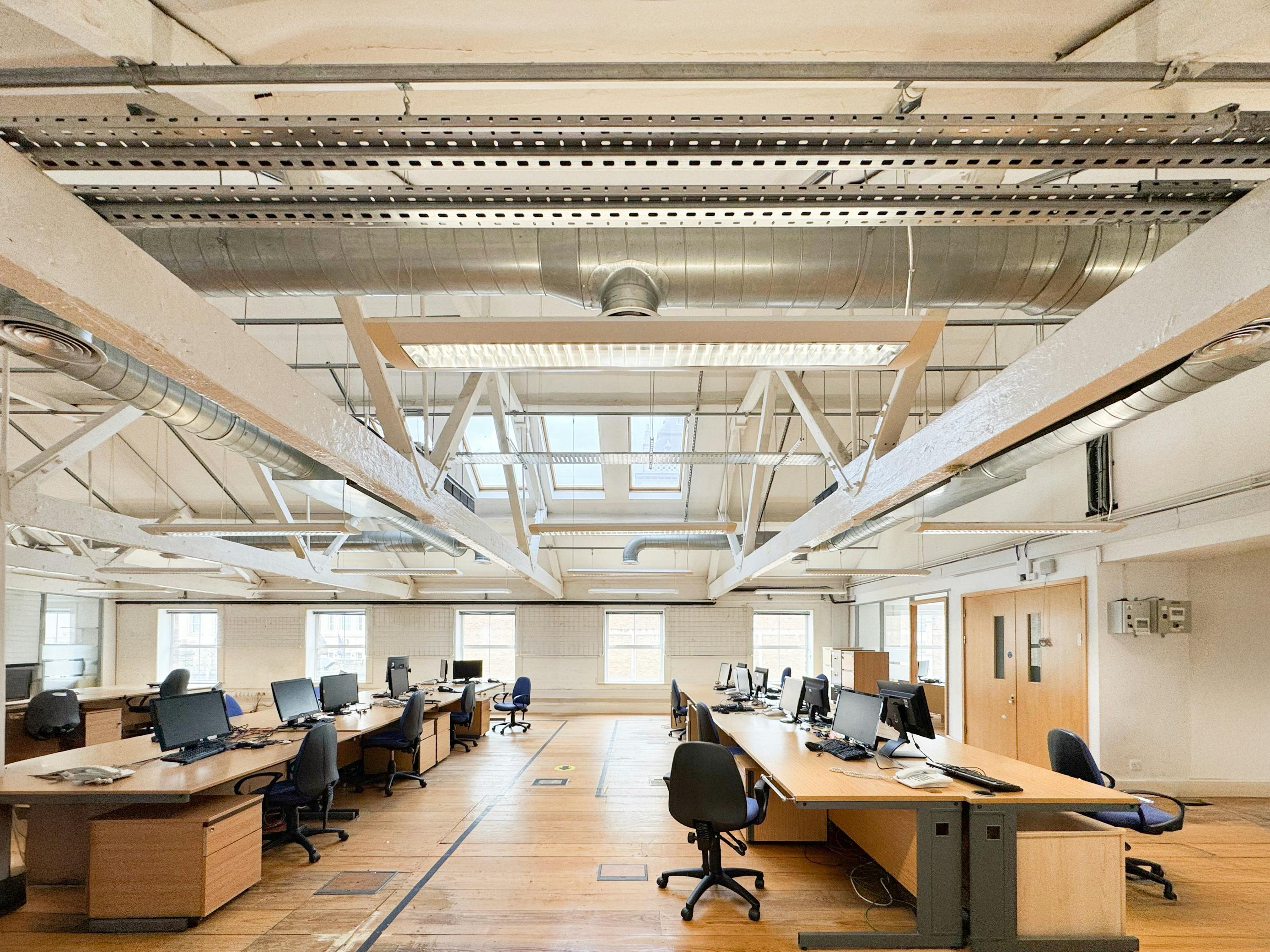 20 Conduit Place photo 2