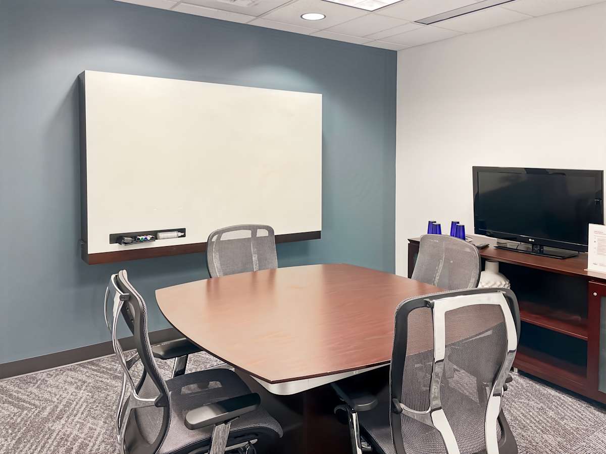 Redstone Corporate Center photo 12