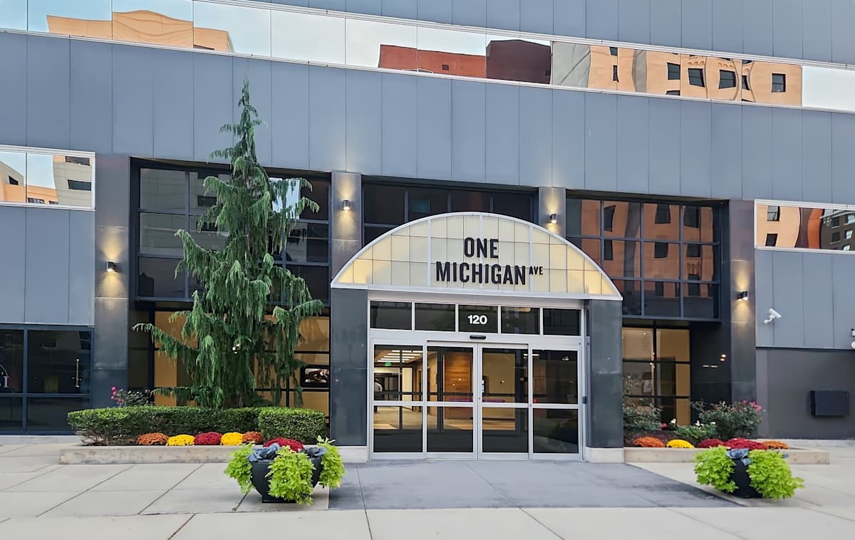 One Michigan Avenue photo 1