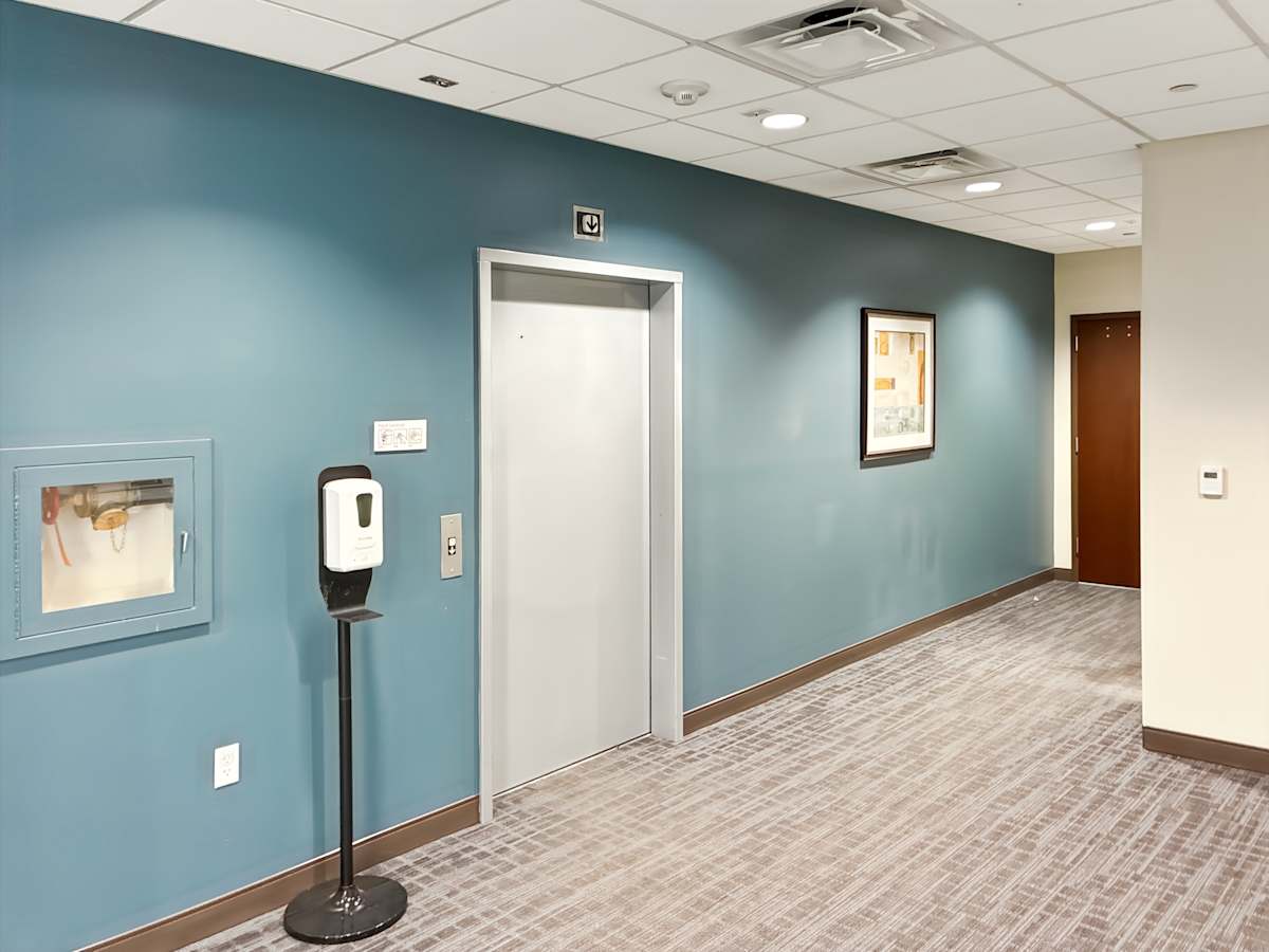 Eagleview Corporate Center photo 11